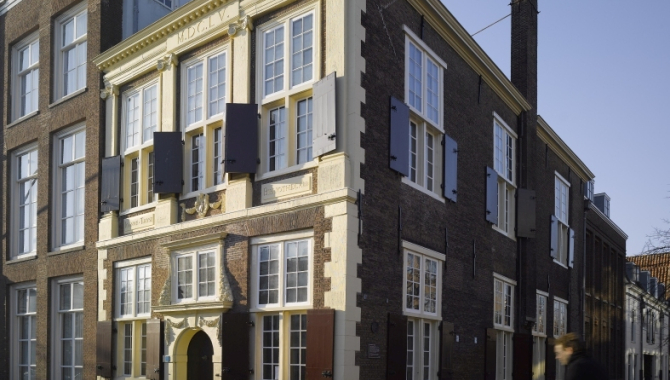 Leiden, Rapenburg 25