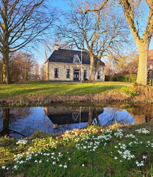 Harsta State, de tuin in bloei