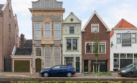 Gouda, Turfmarkt 140 en 142