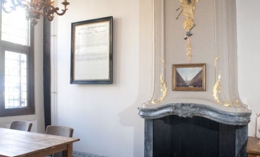 Amsterdam, Nieuwezijds Voorburgwal 74 (foto Arjan Bronkhorst)