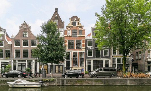 Amsterdam, Oudezijdse Voorburgwal 100