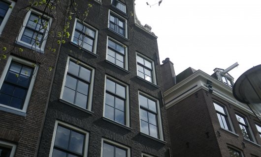 Amsterdam, Oudezijds Voorburgwal 73