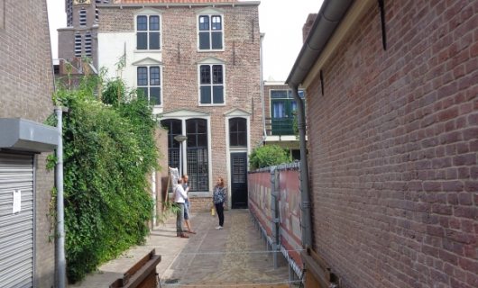 Hoorn, Watergang achter Kerkplein 39