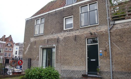 Dordrecht, Wijnstraat 124-128