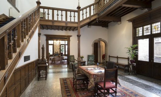 Hal Huis Van Meerten, Delft