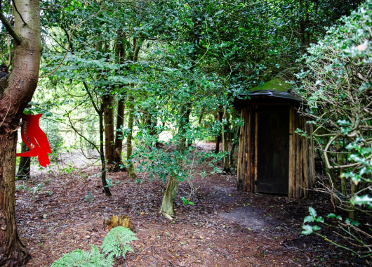 De heksenhut, verscholen in het heksenbos van De Roode Pan.