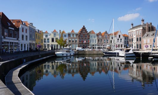 Goes Turfkade 11 aan haven