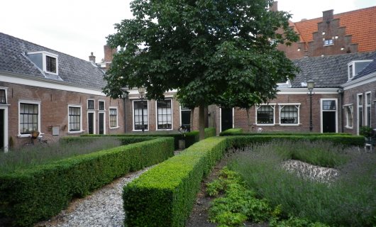 Hoorn Munnickenveld 21a tm 21g complex Claes Stapelshofje 2