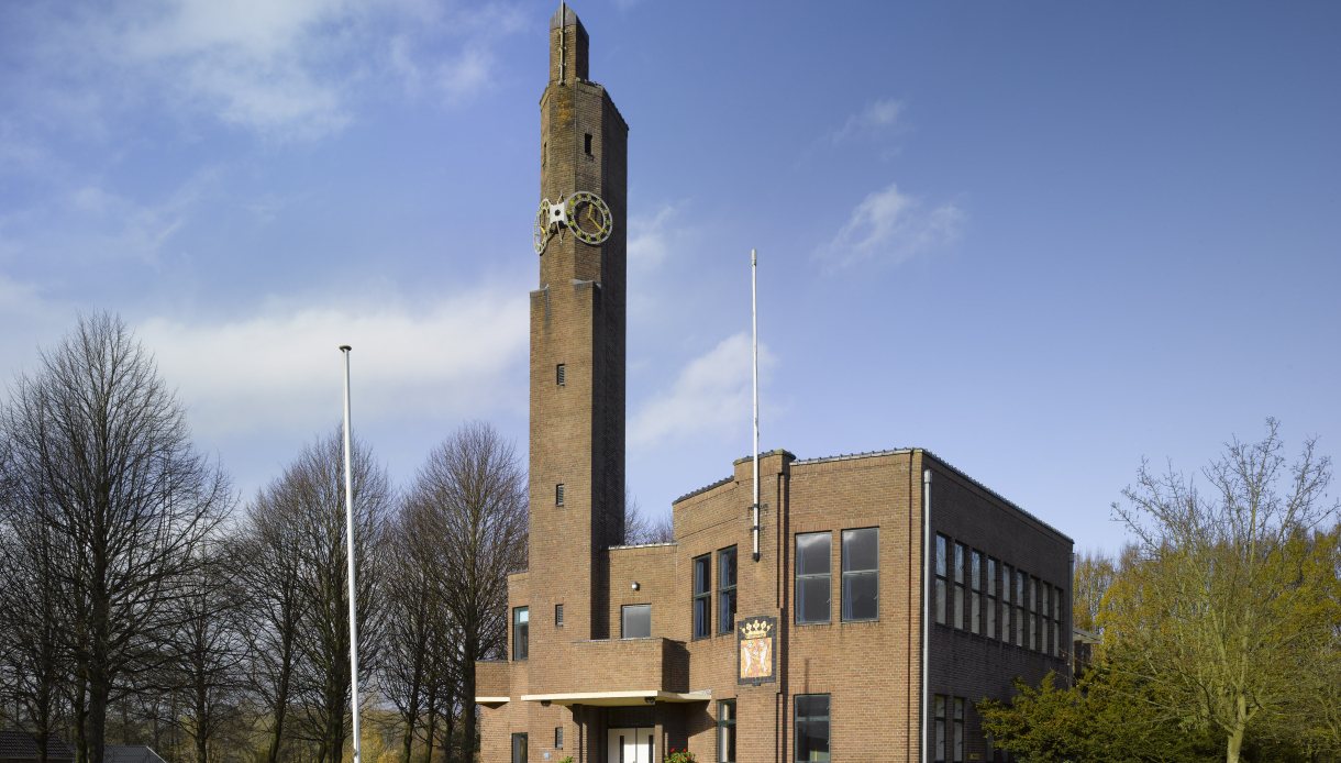 Usquert - Raadhuis (foto Roos Aldershoff)