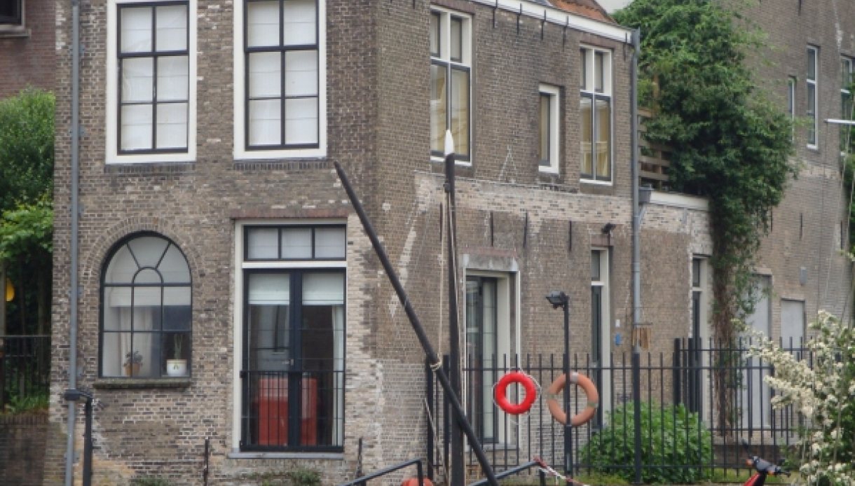 Dordrecht, Wijnstraat 124-128