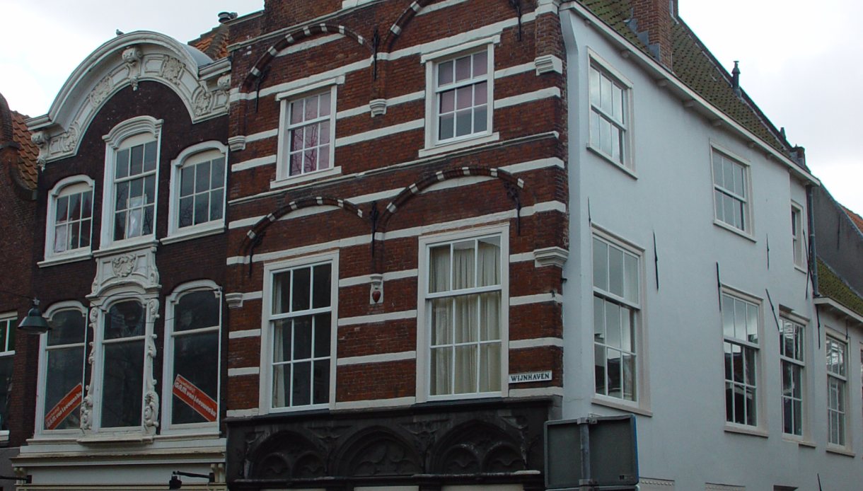 Delft, Wijnhaven 16/Boterbrug 17