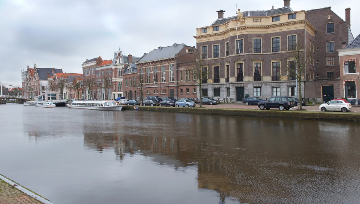 Haarlem Huis Hodshon met aula links foto Arjan Bronkhorst