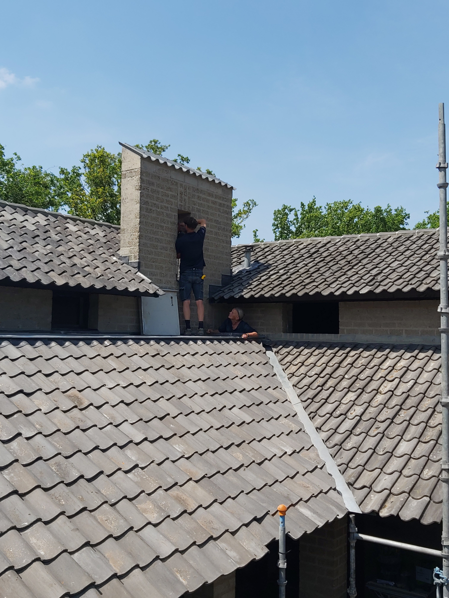Terughangen van de klok - Huis Jan de Jong in Schaijk