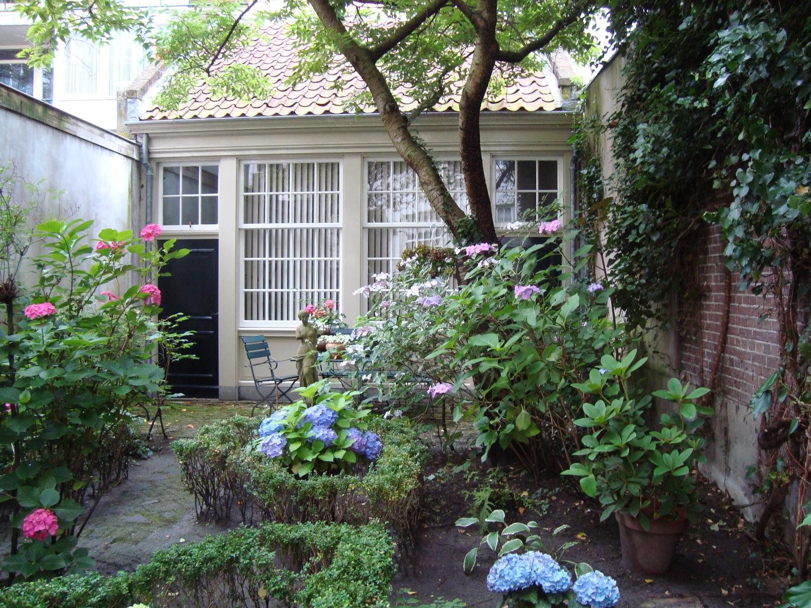 Amsterdam, Frederiksplein 10