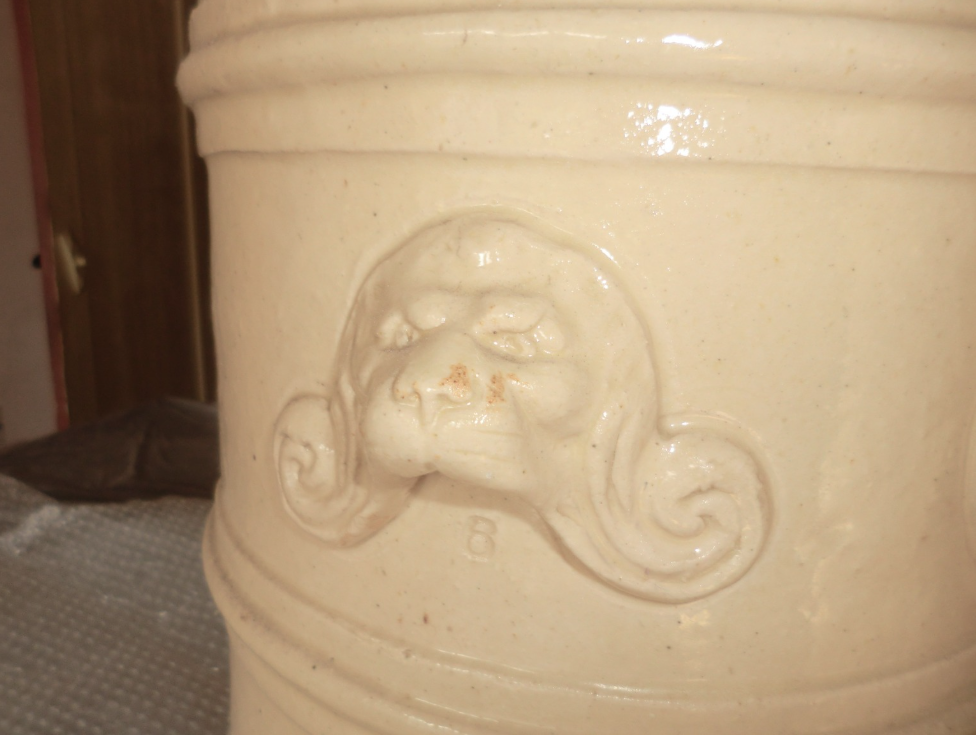 Victoriaanse keramische waterfilter uit Bolsward