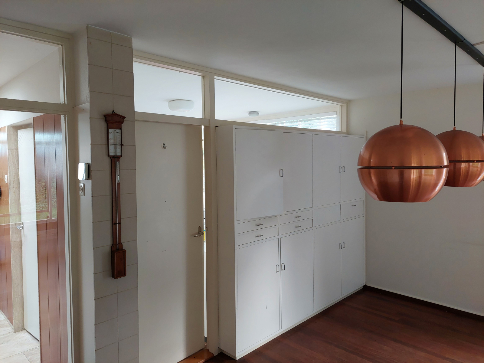 Eetkamerkast voor restauratie