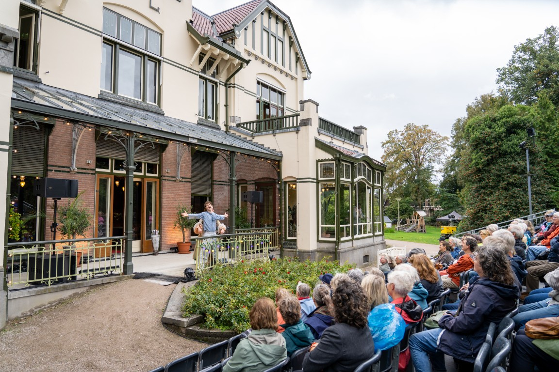 Hendricks Karavaan bij Villa Rams Woerthe