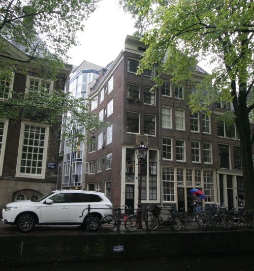 Amsterdam, Spinhuissteeg 2/ Oudezijds Achterburgwal 187