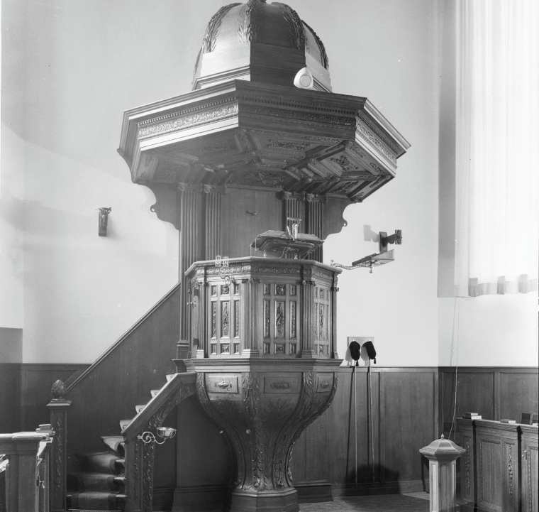 De preekstoel, foto G.J Dukker, R.C.E.