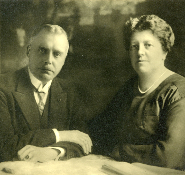 Pieter Jonas van ’s Heer Arendskerke en Hélène de Montigny. Vanaf 1918 bewoonden zij Herengracht 524; in 1926 kocht Pieter het huis. Hélène liet de historische zaal met de schilderingen van Jurriaan Andriessen in 1949 na aan het Rijk.